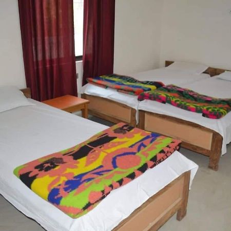 Middle Way Home Stay Bodh Gaya Buitenkant foto