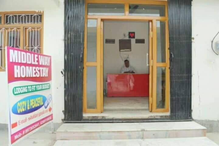 Middle Way Home Stay Bodh Gaya Buitenkant foto