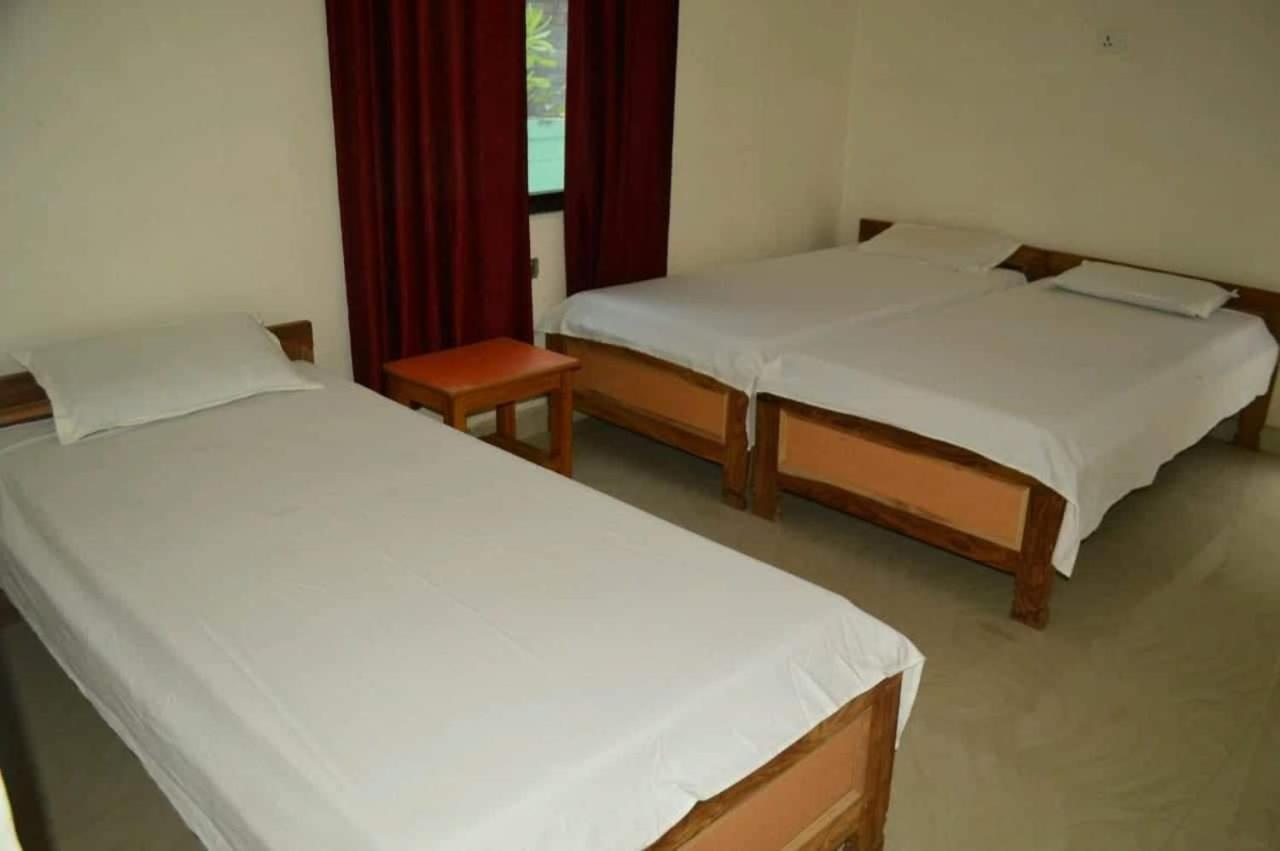 Middle Way Home Stay Bodh Gaya Buitenkant foto