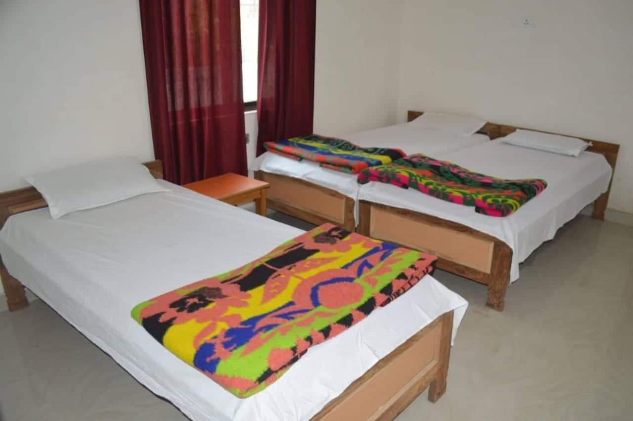 Middle Way Home Stay Bodh Gaya Buitenkant foto
